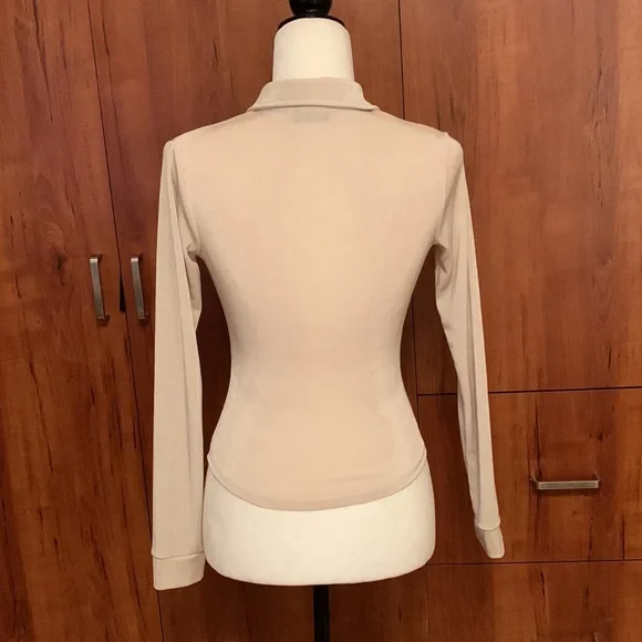 Button Up Ruched Blouse - Picture 5 of 6